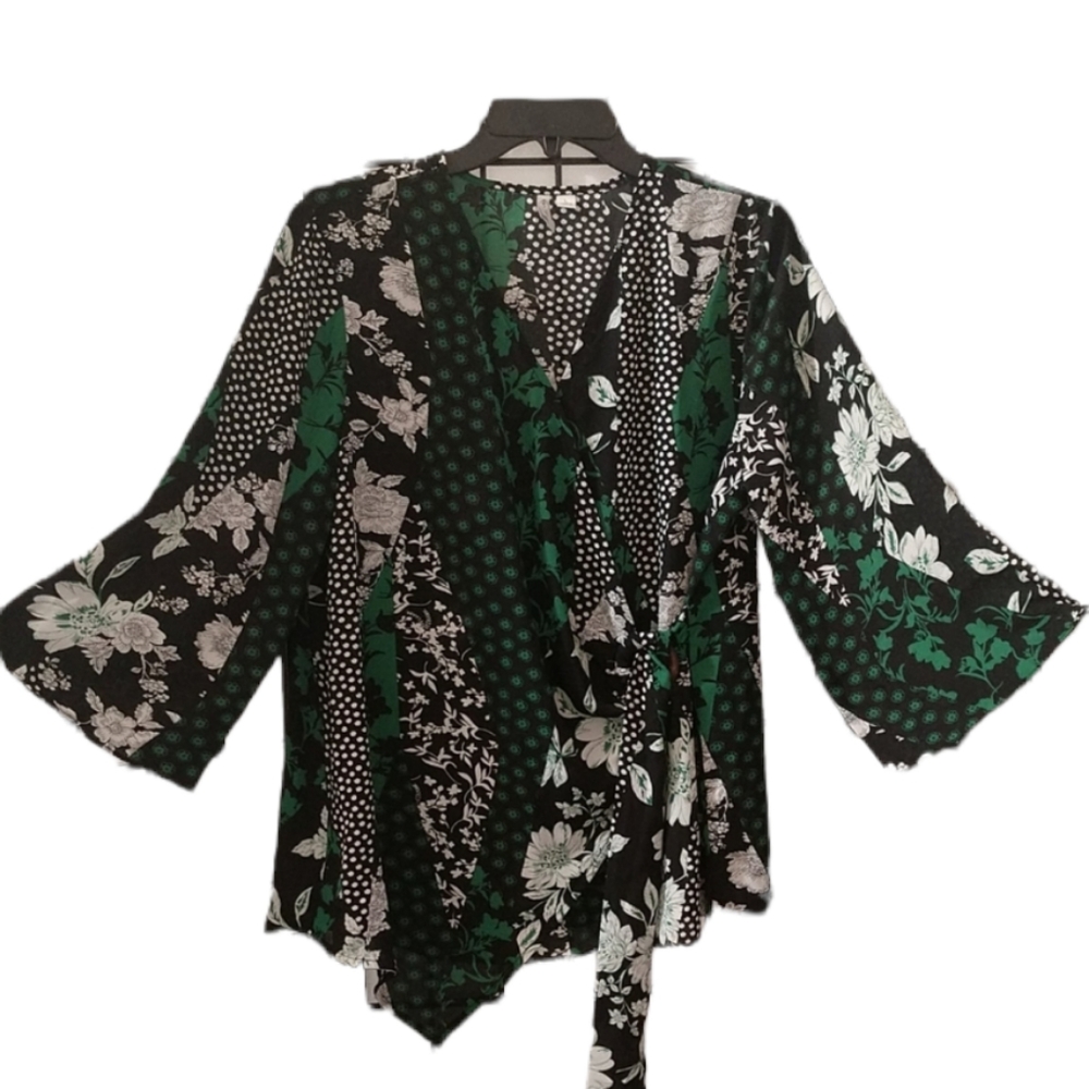EST 1946 Black Floral Side Wrap Top sz Large